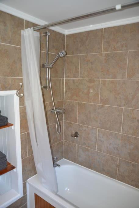 Atlantic Retreat - 5 Minute Stroll From The Beach بود المظهر الخارجي الصورة